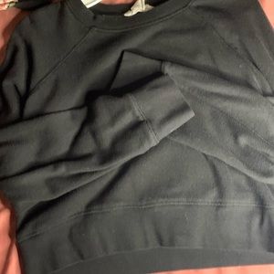 Black cropped sweat shirt
